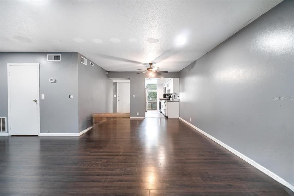 Activo con contrato: $179,000 (3 camas, 2 baños, 1400 Pies cuadrados)