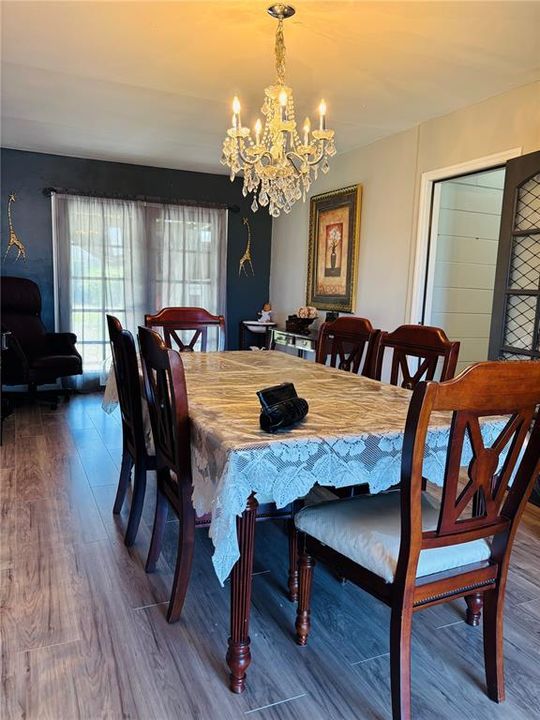 For Sale: $274,990 (3 beds, 2 baths, 1344 Square Feet)