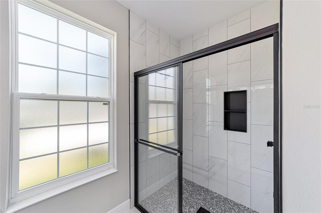 На продажу: $294,999 (3 спален, 2 ванн, 1640 Квадратных фут)