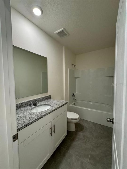 На продажу: $295,000 (3 спален, 2 ванн, 1673 Квадратных фут)