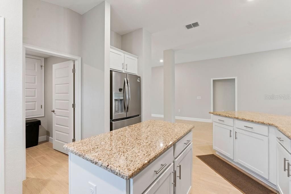 На продажу: $470,000 (4 спален, 3 ванн, 2207 Квадратных фут)