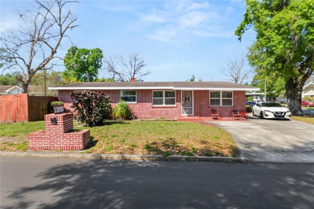Recently Sold: $185,000 (3 beds, 1 baths, 1484 Square Feet)