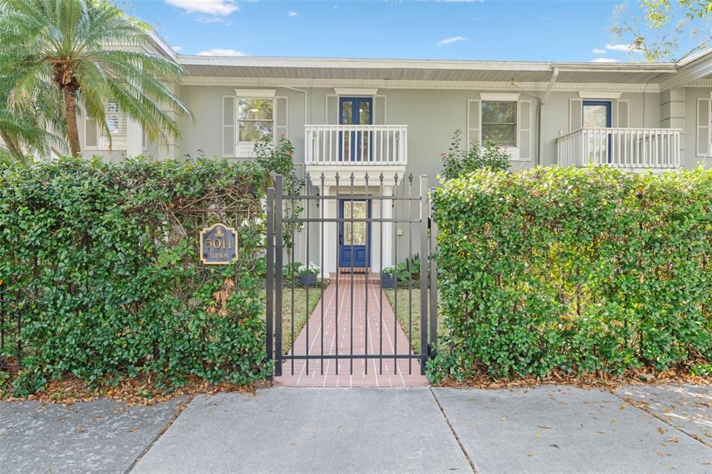 Recently Sold: $1,149,900 (4 beds, 3 baths, 2471 Square Feet)