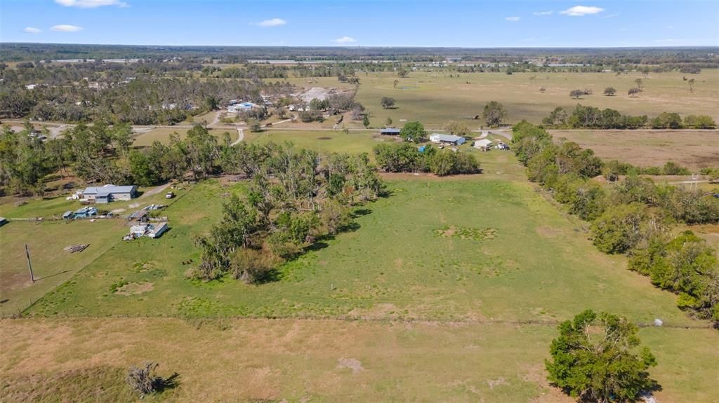 合同活跃: $300,000 (5.10 acres)