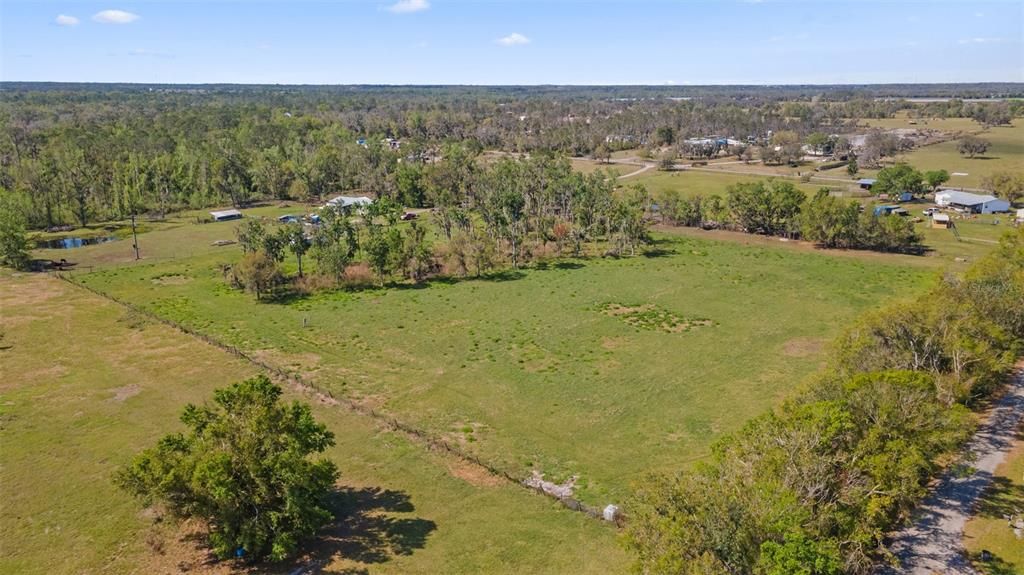 合同活跃: $300,000 (5.10 acres)