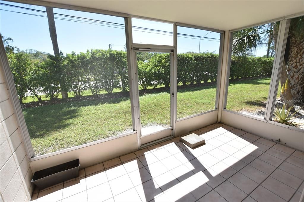 На продажу: $185,999 (1 спален, 1 ванн, 831 Квадратных фут)