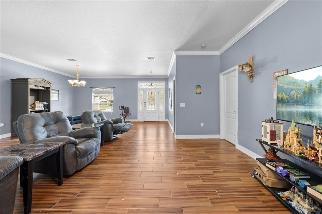 For Sale: $469,000 (3 beds, 2 baths, 2372 Square Feet)
