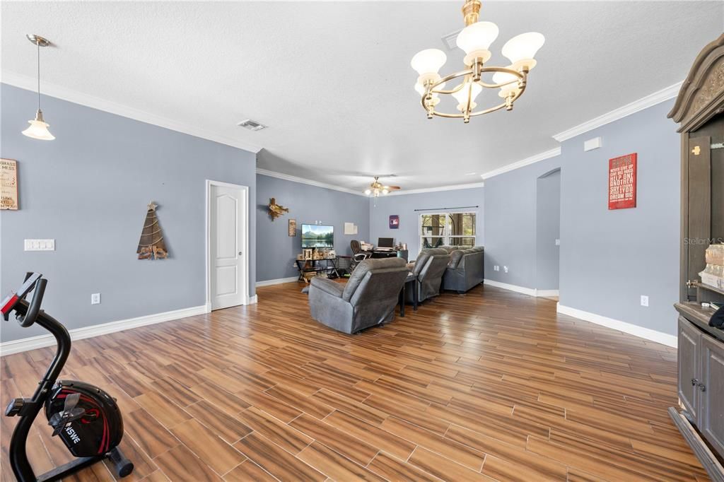 For Sale: $469,000 (3 beds, 2 baths, 2372 Square Feet)
