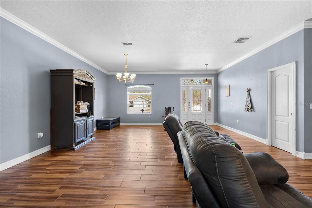 For Sale: $469,000 (3 beds, 2 baths, 2372 Square Feet)