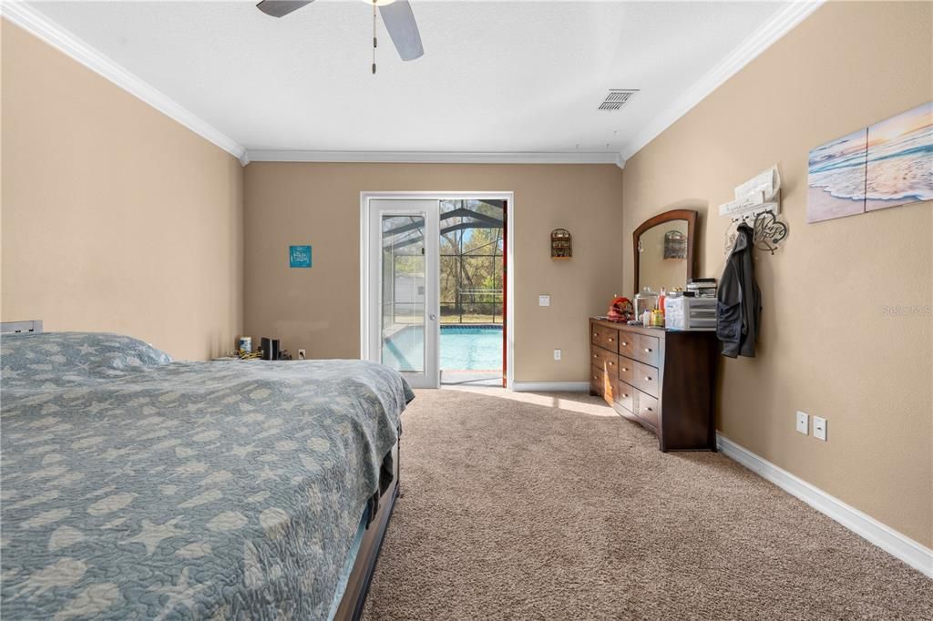 For Sale: $469,000 (3 beds, 2 baths, 2372 Square Feet)