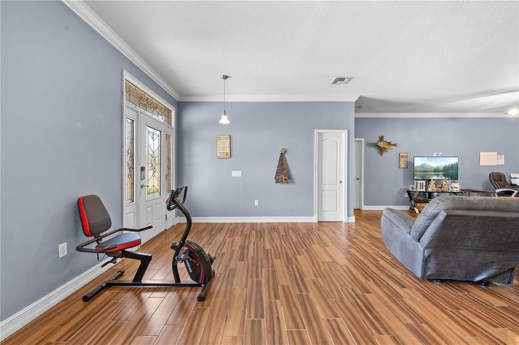 For Sale: $469,000 (3 beds, 2 baths, 2372 Square Feet)