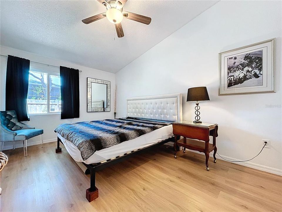 Active With Contract: $245,000 (2 beds, 2 baths, 1150 Square Feet)