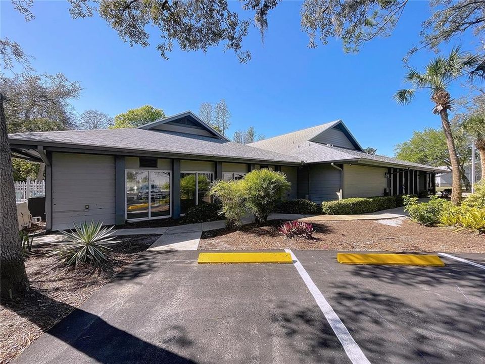 Active With Contract: $245,000 (2 beds, 2 baths, 1150 Square Feet)