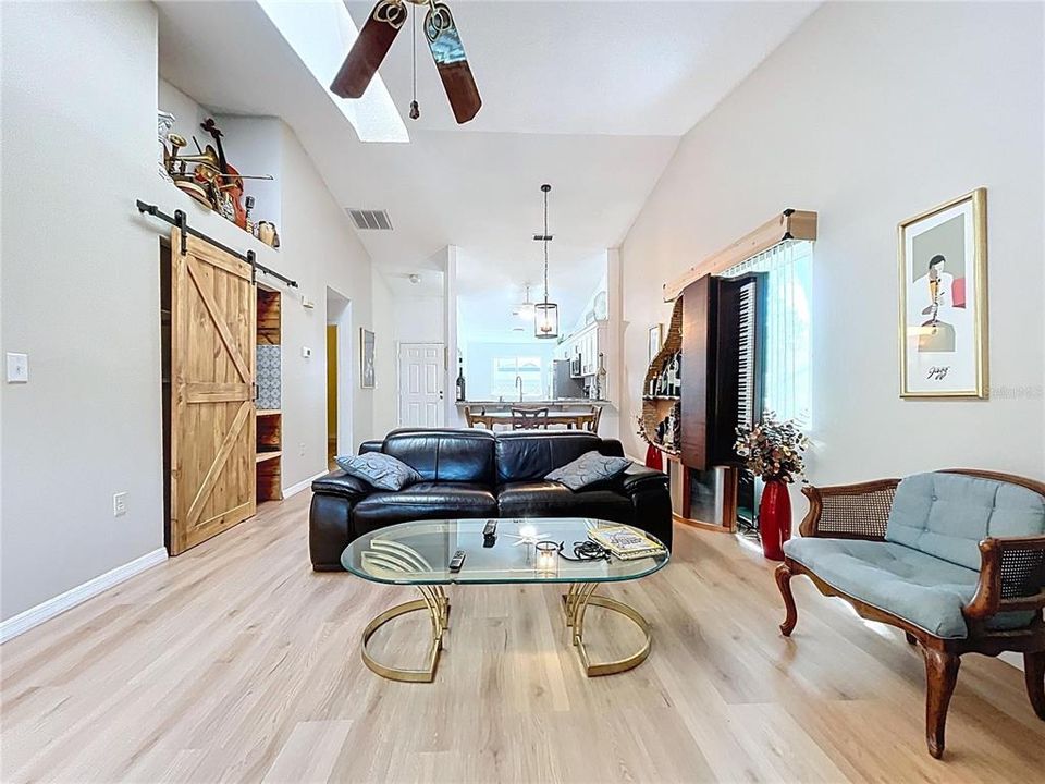 Active With Contract: $245,000 (2 beds, 2 baths, 1150 Square Feet)