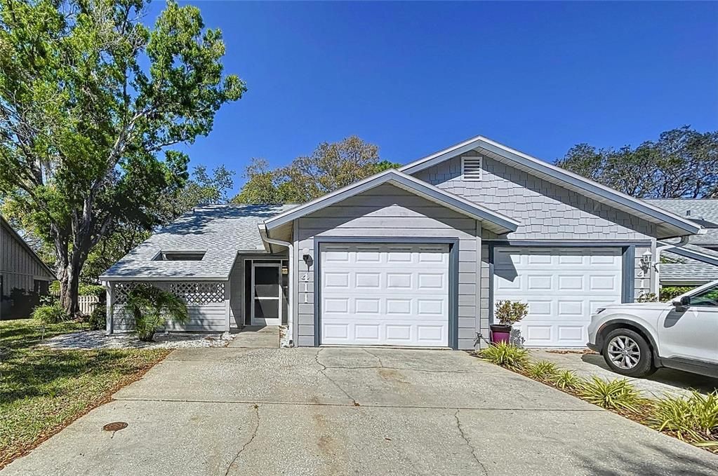 Active With Contract: $245,000 (2 beds, 2 baths, 1150 Square Feet)