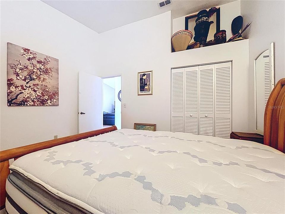 Active With Contract: $245,000 (2 beds, 2 baths, 1150 Square Feet)