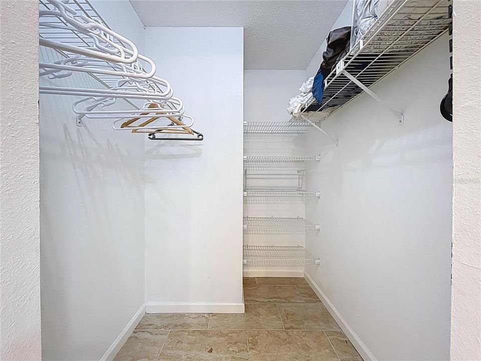 Active With Contract: $245,000 (2 beds, 2 baths, 1150 Square Feet)