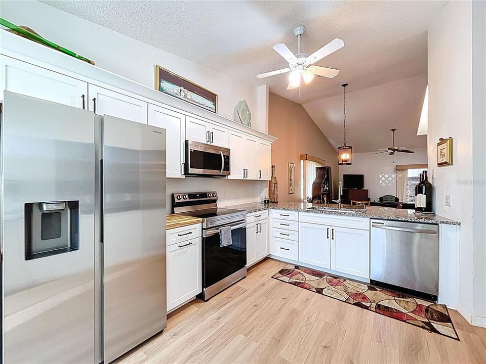 Active With Contract: $245,000 (2 beds, 2 baths, 1150 Square Feet)