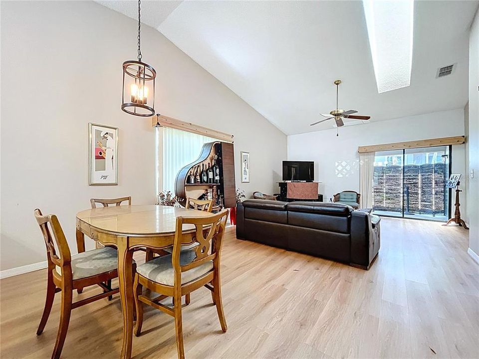 Active With Contract: $245,000 (2 beds, 2 baths, 1150 Square Feet)