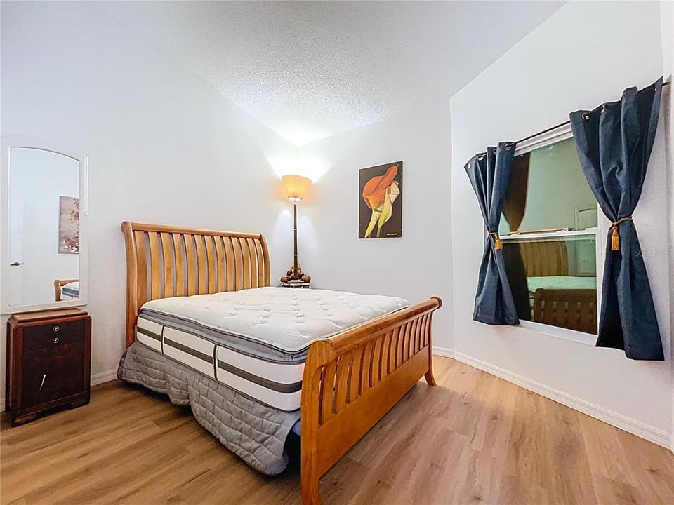 Active With Contract: $245,000 (2 beds, 2 baths, 1150 Square Feet)