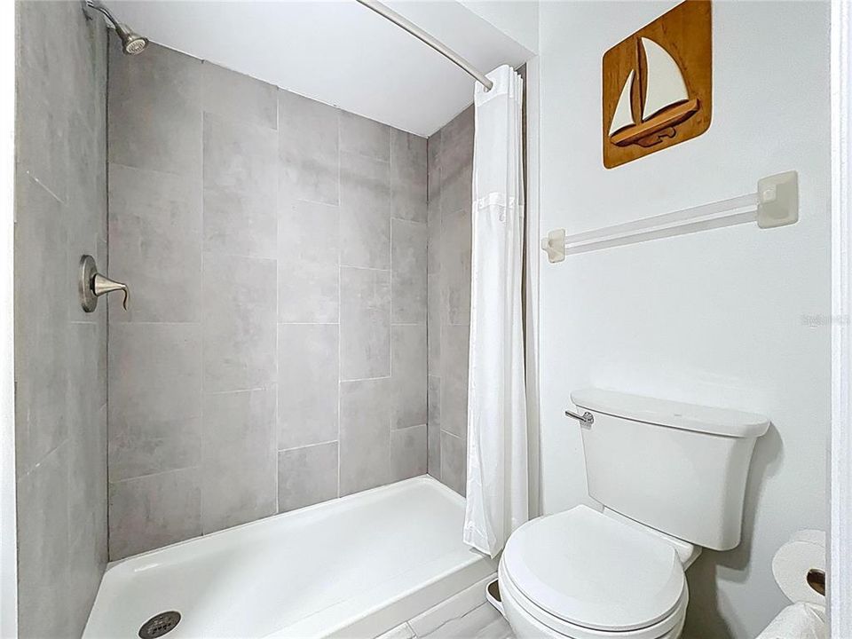 Active With Contract: $245,000 (2 beds, 2 baths, 1150 Square Feet)