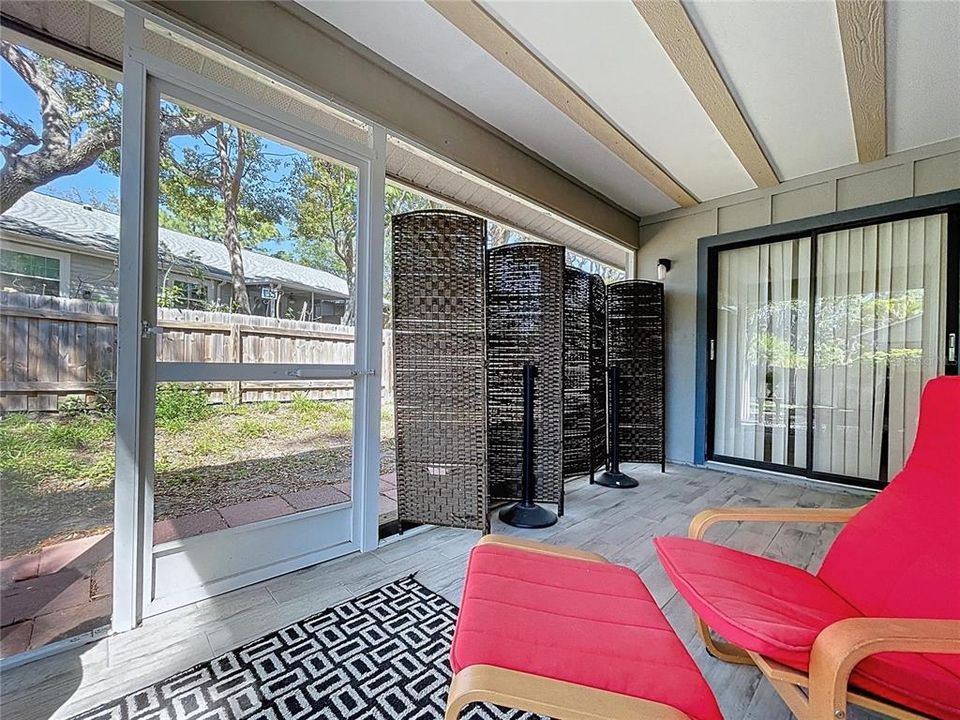 Active With Contract: $245,000 (2 beds, 2 baths, 1150 Square Feet)