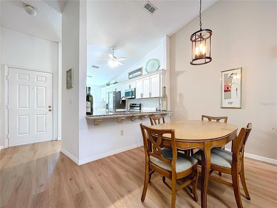 Active With Contract: $245,000 (2 beds, 2 baths, 1150 Square Feet)