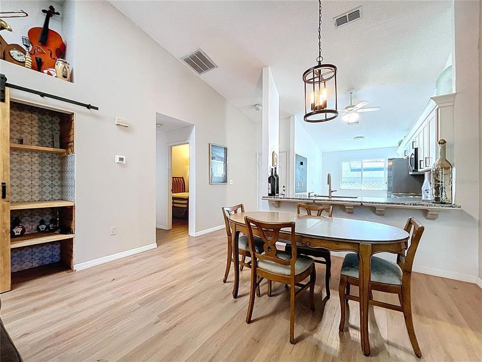 Active With Contract: $245,000 (2 beds, 2 baths, 1150 Square Feet)