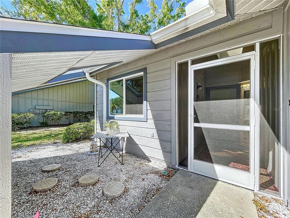 Active With Contract: $245,000 (2 beds, 2 baths, 1150 Square Feet)