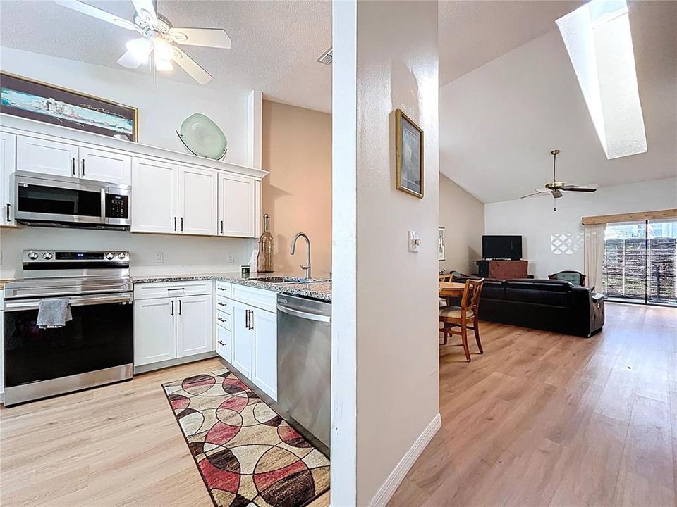 Active With Contract: $245,000 (2 beds, 2 baths, 1150 Square Feet)