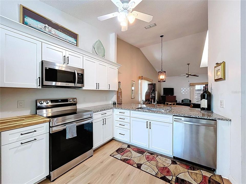 Active With Contract: $245,000 (2 beds, 2 baths, 1150 Square Feet)