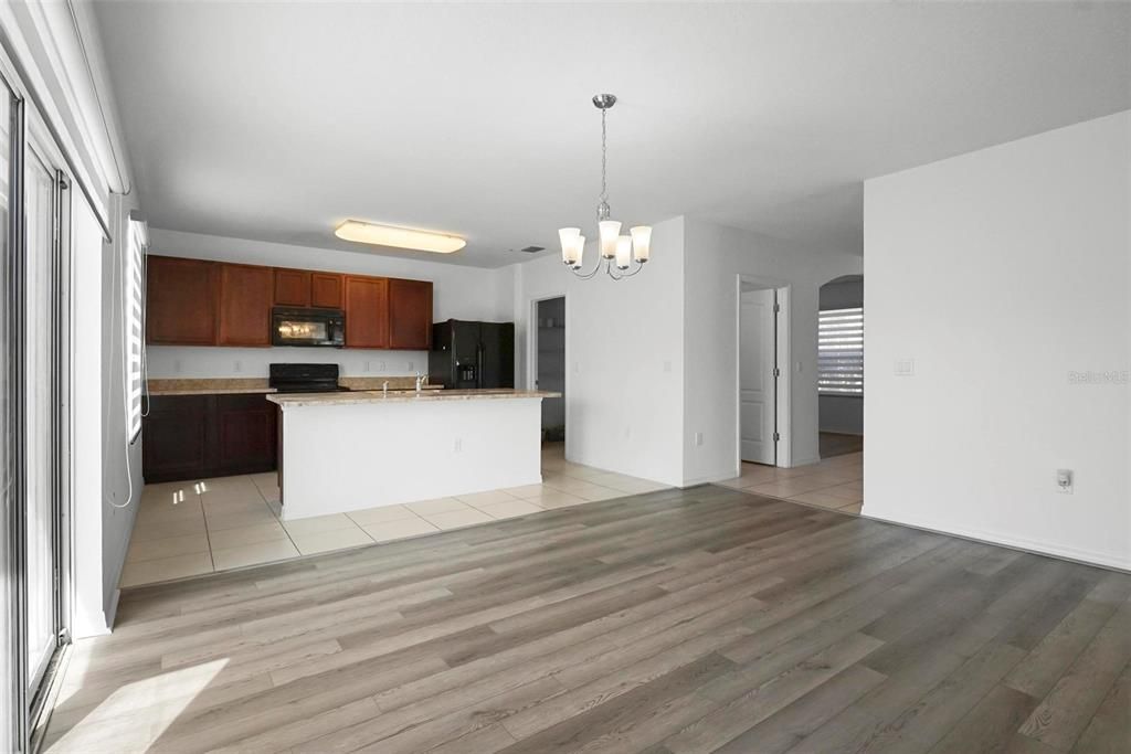 Active With Contract: $329,000 (4 beds, 2 baths, 2526 Square Feet)