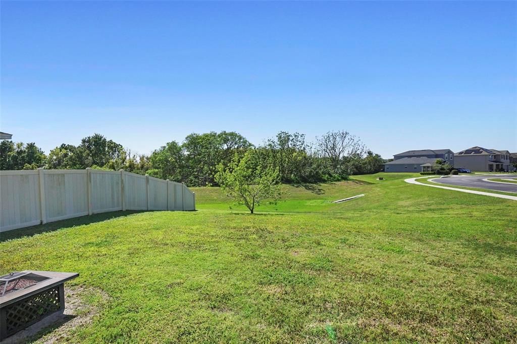 Active With Contract: $329,000 (4 beds, 2 baths, 2526 Square Feet)