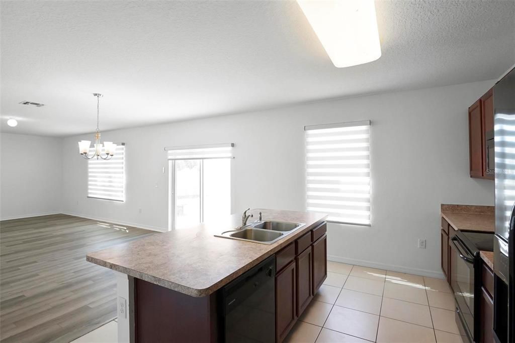 Active With Contract: $329,000 (4 beds, 2 baths, 2526 Square Feet)