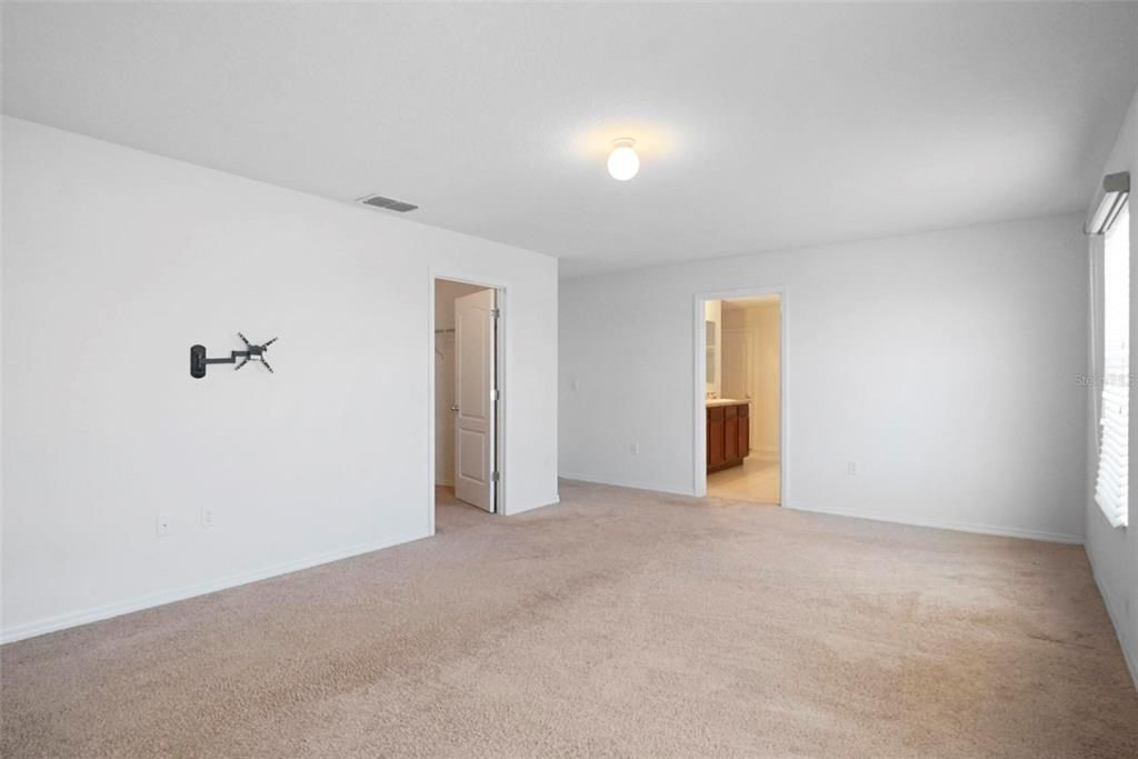 Active With Contract: $329,000 (4 beds, 2 baths, 2526 Square Feet)