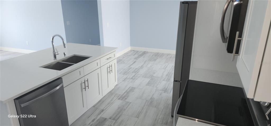 На продажу: $549,000 (4 спален, 3 ванн, 2215 Квадратных фут)