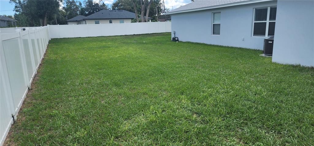 На продажу: $549,000 (4 спален, 3 ванн, 2215 Квадратных фут)