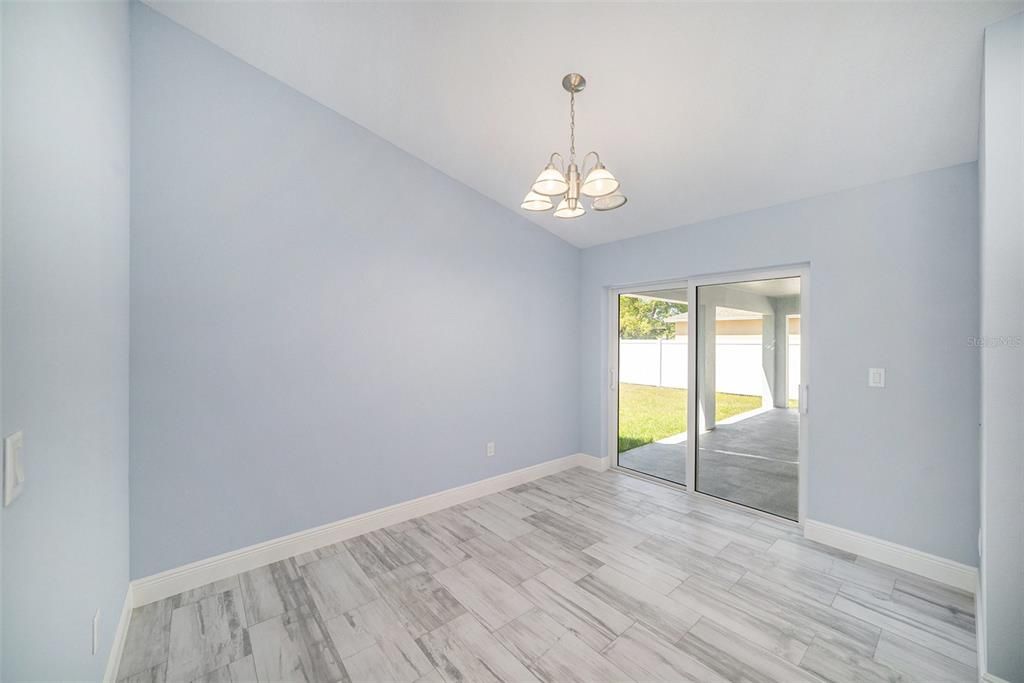 На продажу: $549,000 (4 спален, 3 ванн, 2215 Квадратных фут)