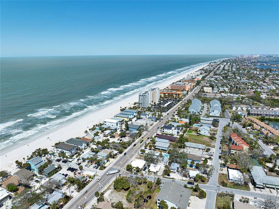 待售: $960,000 (3 贝兹, 2 浴室, 975 平方英尺)