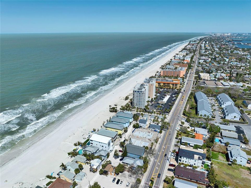 待售: $960,000 (3 贝兹, 2 浴室, 975 平方英尺)