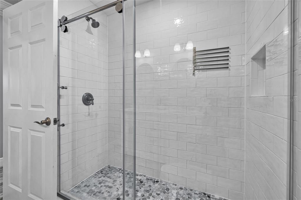 待售: $960,000 (3 贝兹, 2 浴室, 975 平方英尺)