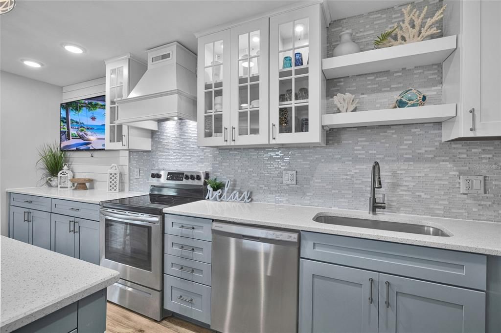 待售: $960,000 (3 贝兹, 2 浴室, 975 平方英尺)