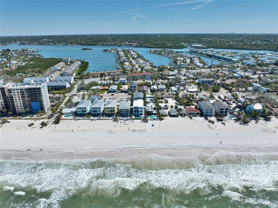 待售: $960,000 (3 贝兹, 2 浴室, 975 平方英尺)