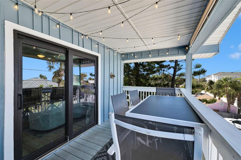 待售: $960,000 (3 贝兹, 2 浴室, 975 平方英尺)