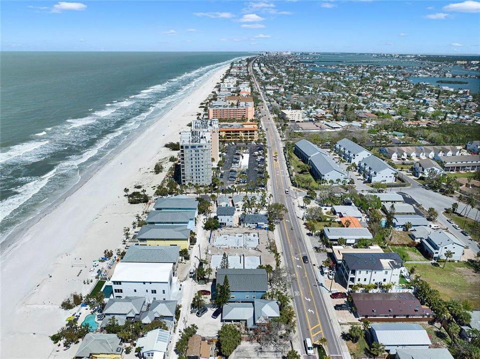 待售: $960,000 (3 贝兹, 2 浴室, 975 平方英尺)