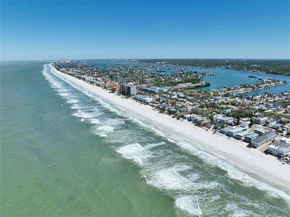 待售: $960,000 (3 贝兹, 2 浴室, 975 平方英尺)