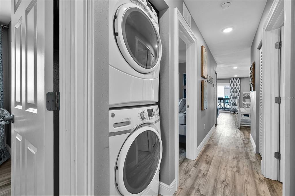 待售: $960,000 (3 贝兹, 2 浴室, 975 平方英尺)