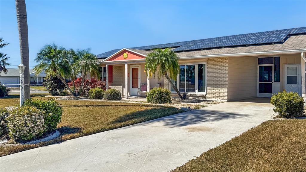 合同活跃: $180,000 (2 贝兹, 1 浴室, 1149 平方英尺)