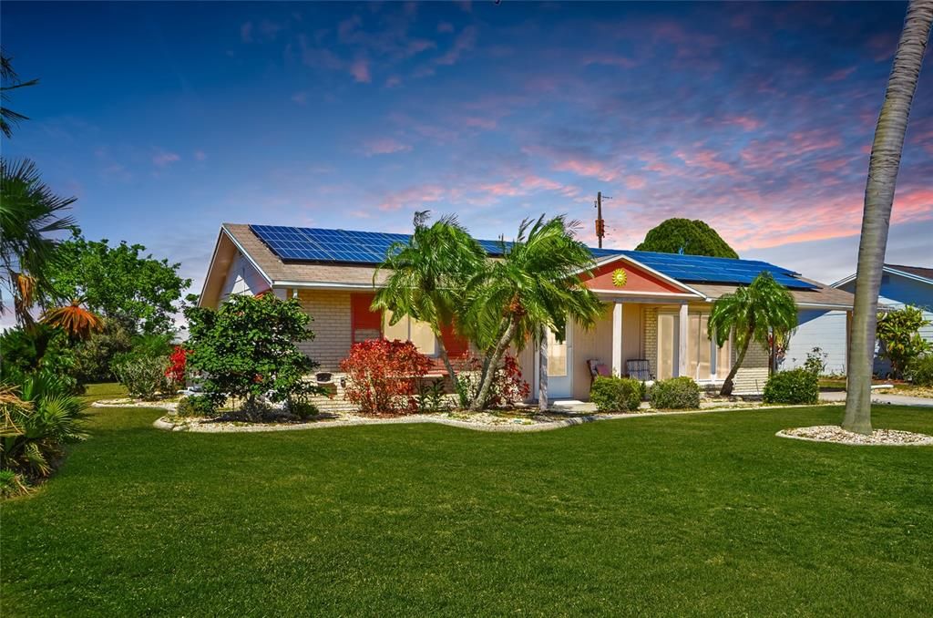 合同活跃: $180,000 (2 贝兹, 1 浴室, 1149 平方英尺)