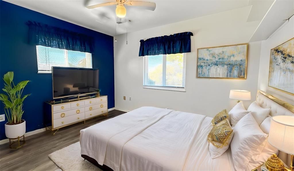 合同活跃: $180,000 (2 贝兹, 1 浴室, 1149 平方英尺)